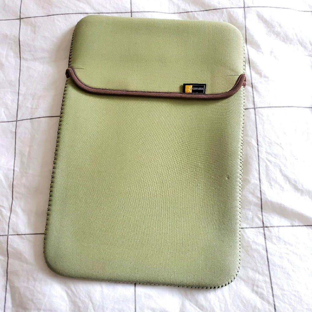 Case logic neoprene reversible laptop sleeve - 13"